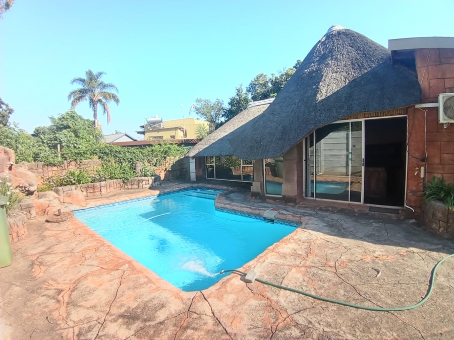 5 Bedroom Property for Sale in Protea Park North West